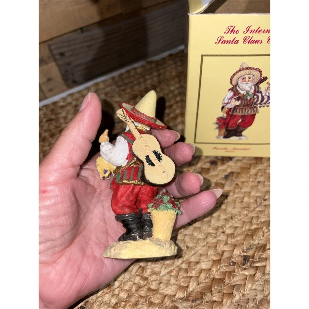 The International Santa Claus Collection Mexico 